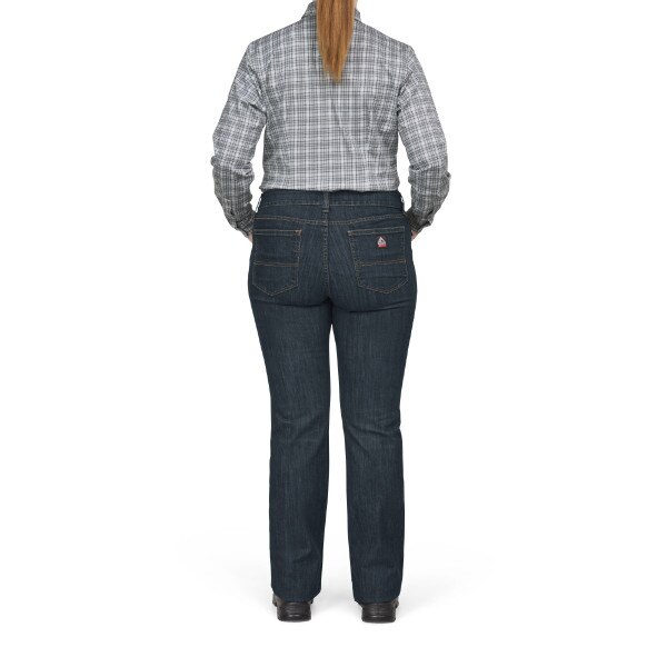 Women's Straight Fit Jean With Stretch in Denim